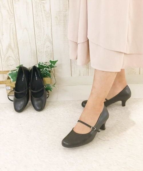 fuwaraku(フワラク)の「【fuwaraku】 幅広 3E 防水 ストラップパンプス <5.0cmヒール> 【21.5cm~25.5cm】(パンプス・レディース・ブラック・24.5cm/25.0cm/25.5cm/21.5cm/22.0cm/22.5cm/23.0cm/23.5cm/24.0cm)」の4枚目の写真