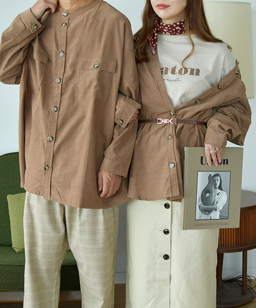 PairPair(ペアペア)の「スカーフ付きビッグシルエットコーデュロイシャツ(シャツ/ブラウス・レディース・ブラック/モカ・FREE)」の2枚目の写真