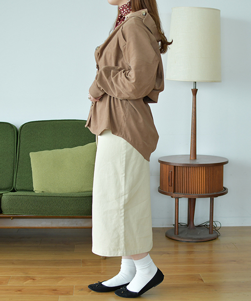 PairPair(ペアペア)の「スカーフ付きビッグシルエットコーデュロイシャツ(シャツ/ブラウス・レディース・ブラック/モカ・FREE)」の17枚目の写真