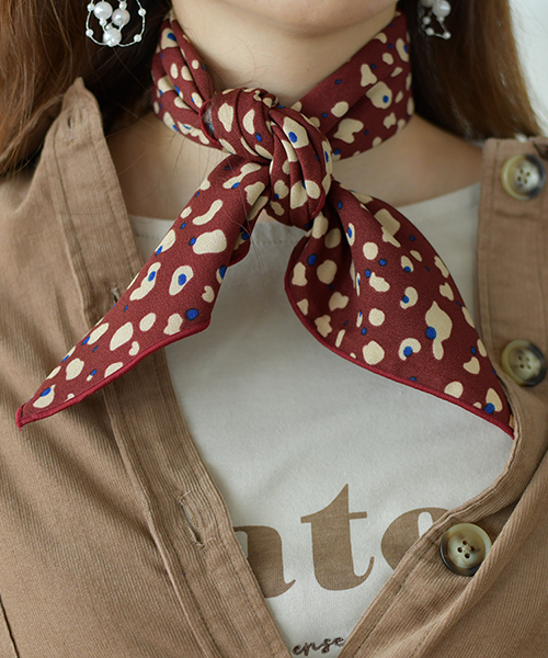 PairPair(ペアペア)の「スカーフ付きビッグシルエットコーデュロイシャツ(シャツ/ブラウス・レディース・ブラック/モカ・FREE)」の10枚目の写真