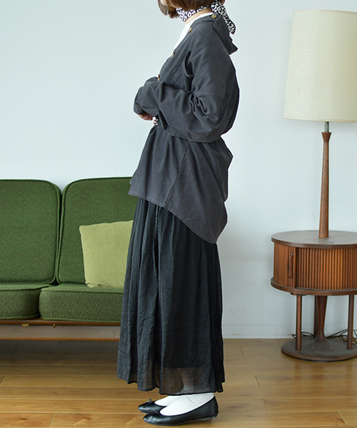 PairPair(ペアペア)の「スカーフ付きビッグシルエットコーデュロイシャツ(シャツ/ブラウス・レディース・ブラック/モカ・FREE)」の14枚目の写真