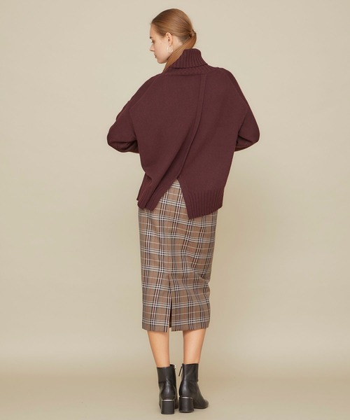 STUDIOUS(ステュディオス)の「【STUDIOUS】プライムカシミヤ バックシャン タートルニット(ニット/セーター・レディース・ブラウン/ライトベージュ/ライトグリーン・FREE)」の6枚目の写真