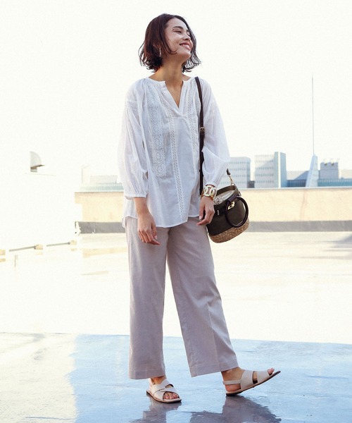 BAYFLOW(ベイフロー)の「リネンストレッチワイドパンツ(その他パンツ・レディース・ベージュ/ネイビー/カーキ/ナチュラル・SMALL/MEDIUM/LARGE)」の6枚目の写真