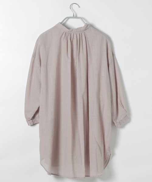 LAKOLE（ラコレ）の「スラブボイルボリュームシャツ / LAKOLE（シャツ/ブラウス・レディース・オフホワイト/サンドグレー/ワイン/グレー・SMALL/MEDIUM）」の5枚目の写真
