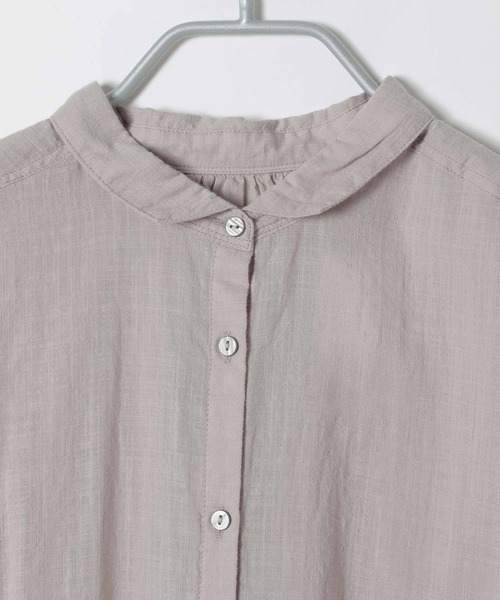 LAKOLE（ラコレ）の「スラブボイルボリュームシャツ / LAKOLE（シャツ/ブラウス・レディース・オフホワイト/サンドグレー/ワイン/グレー・SMALL/MEDIUM）」の6枚目の写真