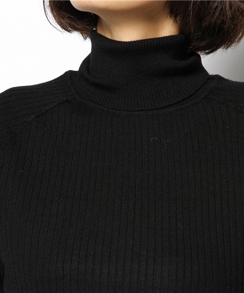 MADEMOISELLE ROPE'（マドモアゼル ロペ）の「リブタートルプルオーバー（ニット/セーター・レディース・ブラック/ホワイト・MEDIUM）」の7枚目の写真