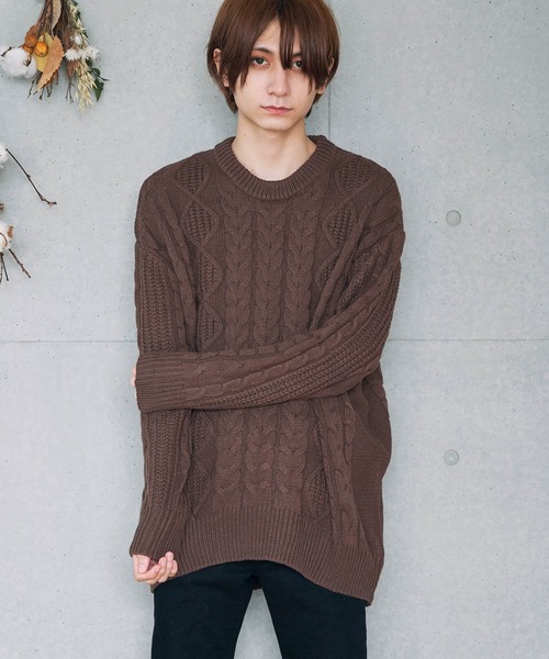 D Factory（ディー ファクトリー）の「オーバーサイズ アラン編み ビッグシルエット クルーネック ケーブルニットセーター（ニット/セーター・メンズ・杢グレー/ブラック/アイボリー/キャメル/パープル/ベージュ/ブラウン/ワイン・FREE）」の4枚目の写真
