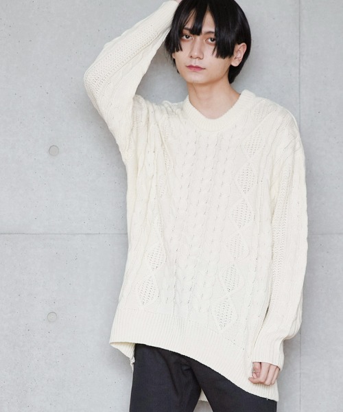 D Factory（ディー ファクトリー）の「オーバーサイズ アラン編み ビッグシルエット クルーネック ケーブルニットセーター（ニット/セーター・メンズ・杢グレー/ブラック/アイボリー/キャメル/パープル/ベージュ/ブラウン/ワイン・FREE）」の2枚目の写真