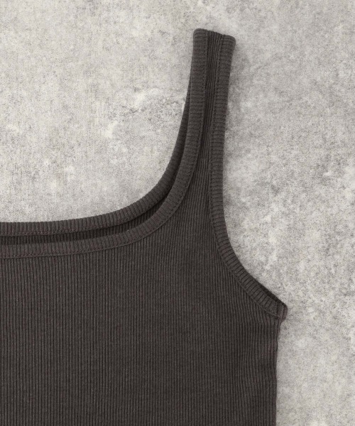 LOWRYS FARM（ローリーズファーム）の「スクエアタンク　934724（タンクトップ・レディース・チャコールグレー/ベージュ/ブルー/アイボリー/イエロー・MEDIUM/LARGE）」の11枚目の写真