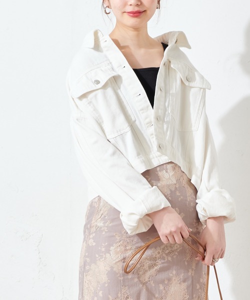 natural couture(ナチュラルクチュール)の「【WEB限定】オーバーサイズショート丈Gジャン(デニムジャケット・レディース・オフホワイト/ネイビー/ブルー・FREE)」の7枚目の写真