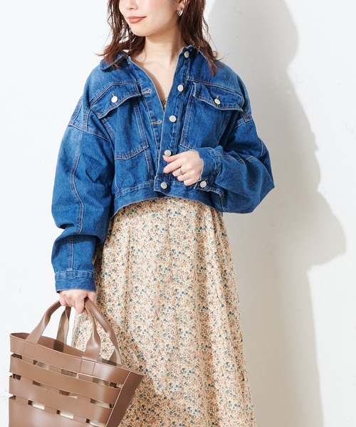 natural couture(ナチュラルクチュール)の「【WEB限定】オーバーサイズショート丈Gジャン(デニムジャケット・レディース・オフホワイト/ネイビー/ブルー・FREE)」の17枚目の写真