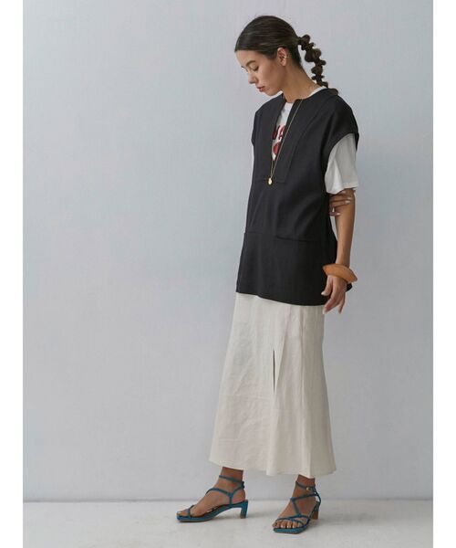 Ungrid（アングリッド）の「リネン混Vネックトップス（シャツ/ブラウス・レディース・ブラック/アイボリー・FREE）」の21枚目の写真