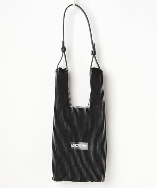 LASTFRAME（ラストフレーム）の「LASTFRAME ツートーンマーケットスモールバッグ（ショルダーバッグ・レディース・ブラック・FREE）」の12枚目の写真