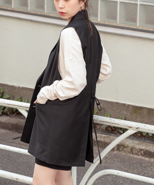 Chico（チコ）の「バックリボンジャケットベスト（ベスト・レディース・ホワイト/ブラック/ライトベージュ・FREE）」の3枚目の写真