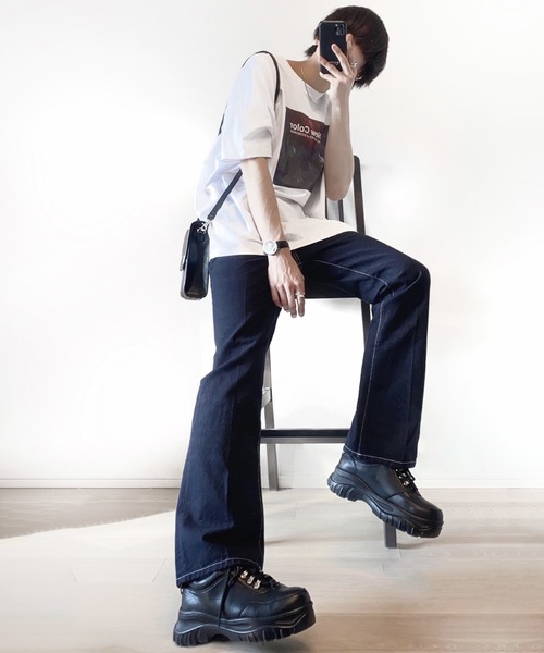 The DUFFER of ST.GEORGE（ザダファーオブセントジョージ）の「ROSE PRINT TEE：ローズプリント ビッグシルエット Tシャツ（Tシャツ/カットソー・メンズ・ホワイト/ブラック/ブラック系その他/ホワイト系その他・LARGE/X-LARGE/MEDIUM/SMALL）」の15枚目の写真