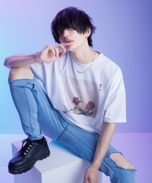 The DUFFER of ST.GEORGE（ザダファーオブセントジョージ）の「ROSE PRINT TEE：ローズプリント ビッグシルエット Tシャツ（Tシャツ/カットソー・メンズ・ホワイト/ブラック/ブラック系その他/ホワイト系その他・LARGE/X-LARGE/MEDIUM/SMALL）」の20枚目の写真