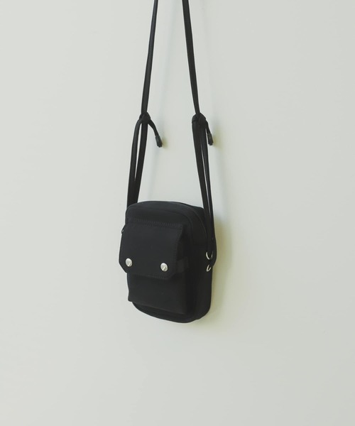 SENSE OF PLACE by URBAN RESEARCH（センスオブプレイスバイアーバンリサーチ）の「ミニショルダーバック（ショルダーバッグ・メンズ・ライトブルー/ライトベージュ/ブラック/ブルー系その他/チャコールグレー・ONE）」の2枚目の写真