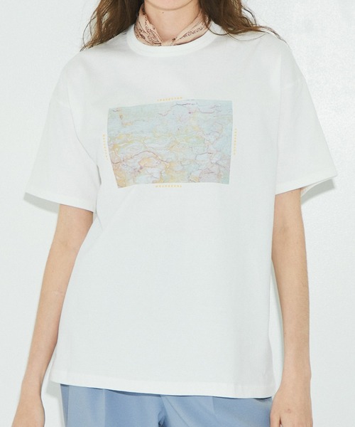 PUBLIC TOKYO(パブリックトウキョウ)の「アートグラフィックTEE/ウォッシャブル(Tシャツ/カットソー・レディース・オレンジ/ベージュ/ブルー・FREE)」の17枚目の写真