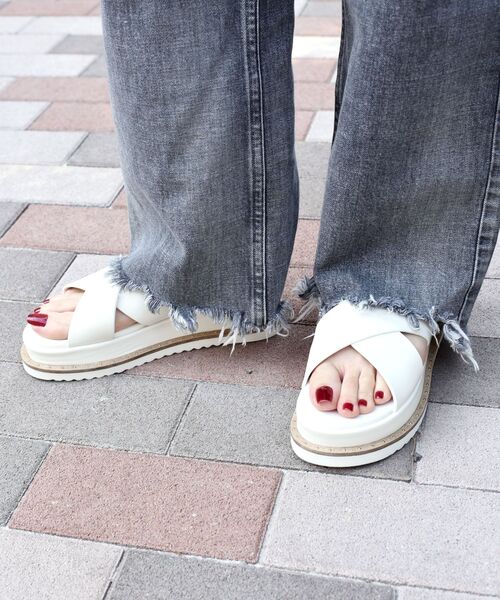 SHIPS（シップス）の「プラットフォームクロスサンダル◆（サンダル・レディース・ライトグリーン/ナチュラル/ブラック・36/37/38）」の14枚目の写真