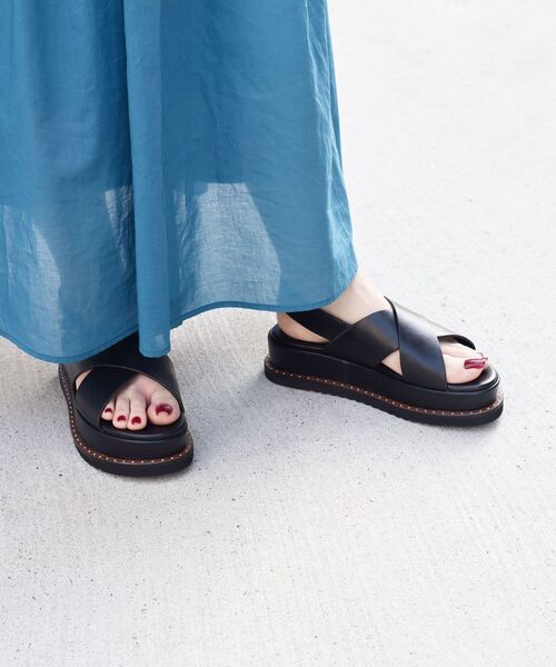 SHIPS（シップス）の「プラットフォームクロスサンダル◆（サンダル・レディース・ライトグリーン/ナチュラル/ブラック・36/37/38）」の15枚目の写真