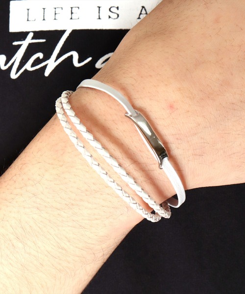 BAYBLO（ベイブロ）の「(BB)【本革】プレート 編み込み レザー ブレスレット（ブレスレット・メンズ・ホワイト/ブラック/ターコイズブルー/レッド/ネイビー/ブラウン・ONE SIZE）」の2枚目の写真