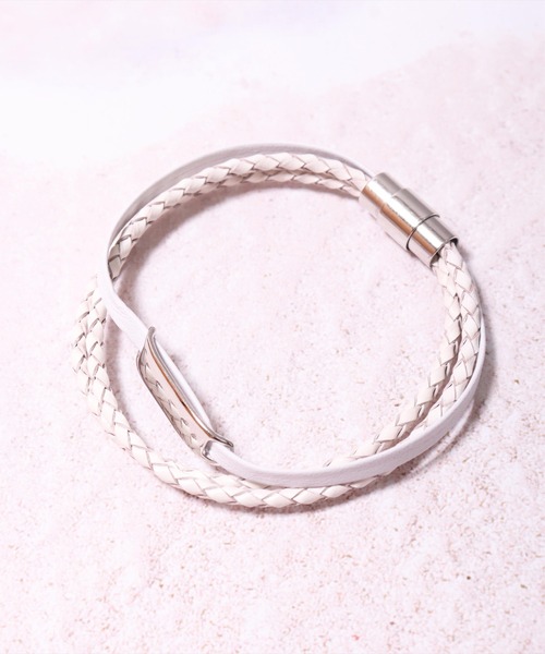 BAYBLO（ベイブロ）の「(BB)【本革】プレート 編み込み レザー ブレスレット（ブレスレット・メンズ・ホワイト/ブラック/ターコイズブルー/レッド/ネイビー/ブラウン・ONE SIZE）」の18枚目の写真