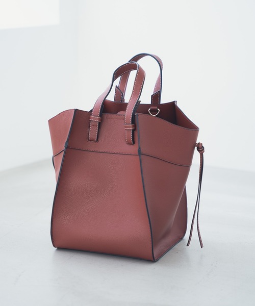 Andemiu(アンデミュウ)の「【ブラックWEB限定】ノットハンドルトート956739(ショルダーバッグ・レディース・ブラック/ベージュ/ブラウン・FREE)」の1枚目の写真