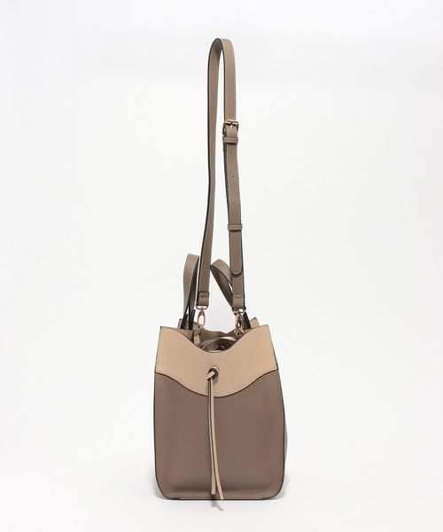 Andemiu(アンデミュウ)の「【ブラックWEB限定】ノットハンドルトート956739(ショルダーバッグ・レディース・ブラック/ベージュ/ブラウン・FREE)」の4枚目の写真