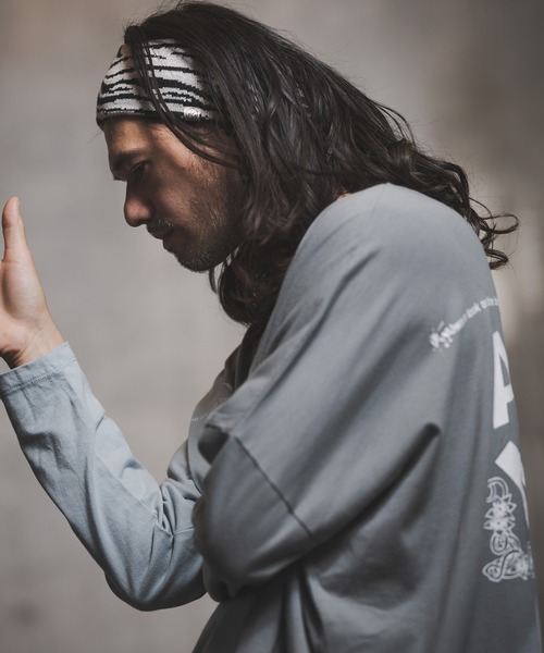 GLIMCLAP（グリムクラップ）の「mlt3502-Up there-dyeing & printed long-sleeve cutsew カットソー（Tシャツ/カットソー・メンズ・ベージュ/サックスブルー/ライトカーキ・L/S/M）」の4枚目の写真