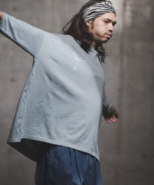 GLIMCLAP（グリムクラップ）の「mlt3502-Up there-dyeing & printed long-sleeve cutsew カットソー（Tシャツ/カットソー・メンズ・ベージュ/サックスブルー/ライトカーキ・L/S/M）」の6枚目の写真