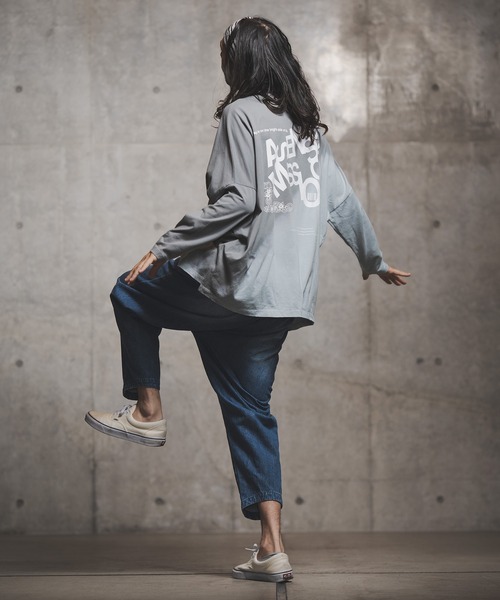 GLIMCLAP（グリムクラップ）の「mlt3502-Up there-dyeing & printed long-sleeve cutsew カットソー（Tシャツ/カットソー・メンズ・ベージュ/サックスブルー/ライトカーキ・L/S/M）」の9枚目の写真