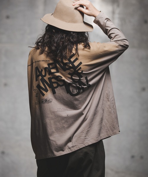 GLIMCLAP（グリムクラップ）の「mlt3502-Up there-dyeing & printed long-sleeve cutsew カットソー（Tシャツ/カットソー・メンズ・ベージュ/サックスブルー/ライトカーキ・L/S/M）」の12枚目の写真