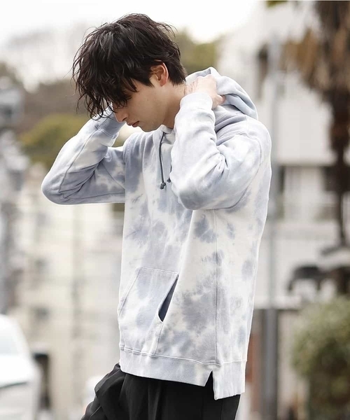 MK MICHEL KLEIN HOMME （エムケーミッシェルクランオム）の「タイダイプルオーバーパーカー（パーカー・メンズ・ライトブルー/ベージュ/ブラック・51/46/48）」の4枚目の写真