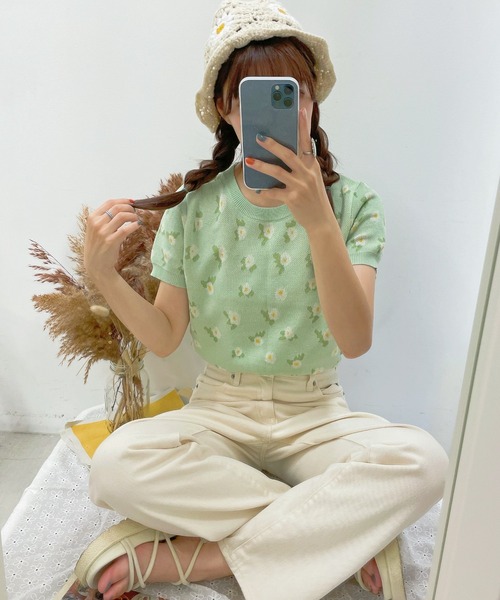 WEGO(ウィゴー)の「WEGO/花柄ジャガードサマーニット(ニット/セーター・レディース・ホワイト/ブラック/グリーン・FREE)」の11枚目の写真