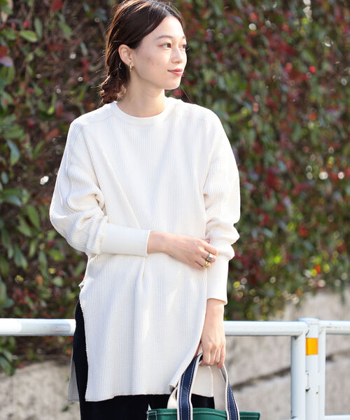 BEAMS BOY(ビームスボーイ)の「BEAMS BOY / サーマル ビッグシルエット クルー カットソー(Tシャツ/カットソー・レディース・チャコールグレー/オフホワイト・ONE SIZE)」の5枚目の写真