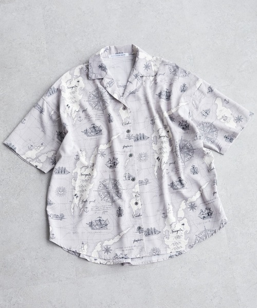 RAY CASSIN FAVORI（レイカズンフェバリ）の「・RAY CASSIN アートガラカイキンシャツチュニック＊（シャツ/ブラウス・レディース・グレー/ブラック/ライトベージュ・FREE）」の3枚目の写真