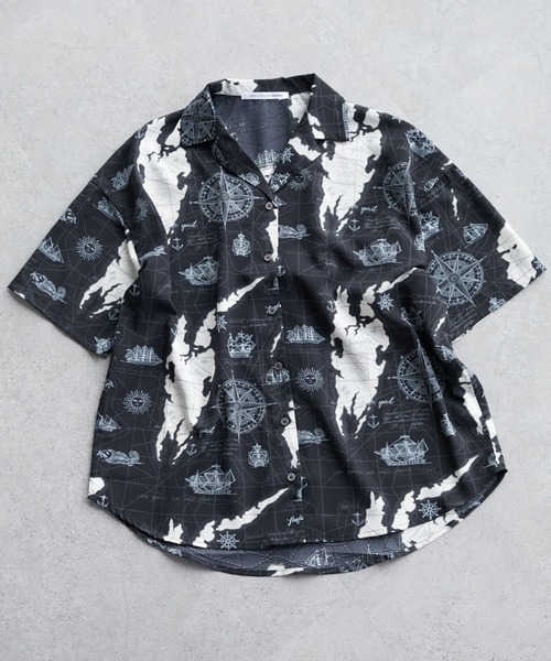 RAY CASSIN FAVORI（レイカズンフェバリ）の「・RAY CASSIN アートガラカイキンシャツチュニック＊（シャツ/ブラウス・レディース・グレー/ブラック/ライトベージュ・FREE）」の2枚目の写真