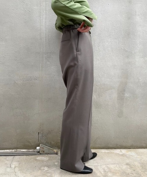 So_lemn(ソレム)の「【So_lemn/ソレム】フラノセンタープレススラックスパンツ(スラックス・レディース・ネイビー/グレイッシュベージュ・1/2)」の7枚目の写真