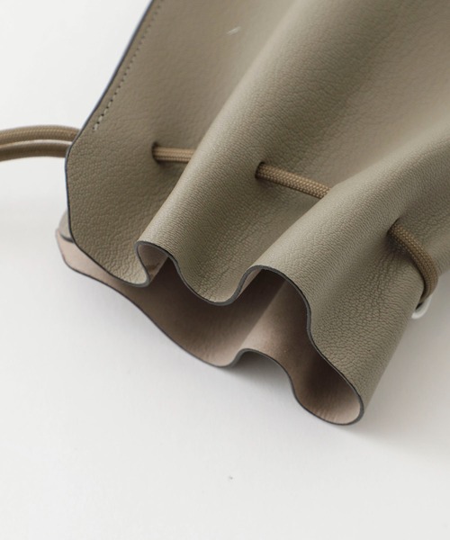 ITTI（イッチ）の「STUDIOUS別注 巾着ショルダーバッグ（ショルダーバッグ・メンズ・ホワイト/ブラック/ベージュ/イエロー/グリーン・FREE）」の16枚目の写真