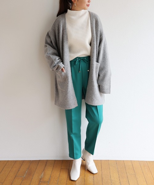 andme（アンドミー）の「ミドル丈ふっくらブークレニットカーディガン（カーディガン/ボレロ・レディース・チャコールグレー/グレー/オフホワイト/ベージュ系その他/オリーブ・S/M）」の6枚目の写真