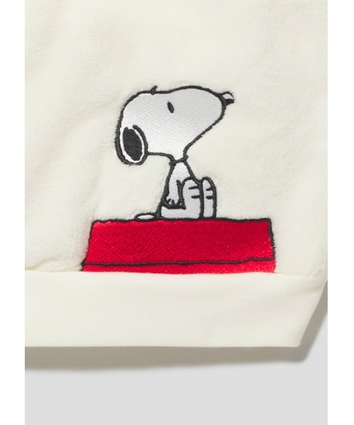 Design Tshirts Store graniph（デザイン　ティーシャツ　ストア　グラニフ）の「スヌーピー(ピーナッツ)｜キッズボアフリースパーカー（パーカー・キッズ・オフホワイト・100/110/120/130/140）」の7枚目の写真