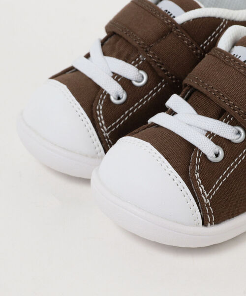 CONVERSE（コンバース）の「CONVERSE / BABY ALL STAR LIGHT V-1 21（12～15cm）（スニーカー・キッズ・ブラウン系その他5/オレンジ系その他4/ブルー系その他4・12/12.5/13/13.5/14/14.5/15 ）」の4枚目の写真