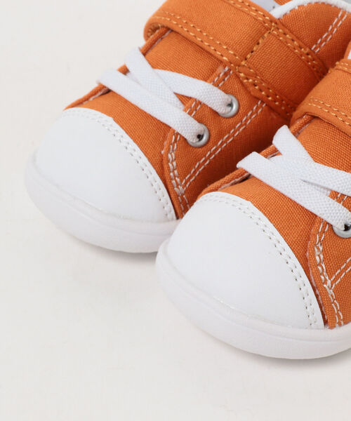 CONVERSE（コンバース）の「CONVERSE / BABY ALL STAR LIGHT V-1 21（12～15cm）（スニーカー・キッズ・ブラウン系その他5/オレンジ系その他4/ブルー系その他4・12/12.5/13/13.5/14/14.5/15 ）」の14枚目の写真