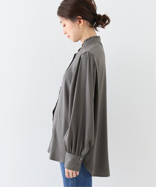 SLOBE IENA(スローブイエナ)の「サテンフリルカラーブラウス【手洗い可能】◆(シャツ/ブラウス・レディース・ホワイト/チャコールグレー・FREE)」の18枚目の写真