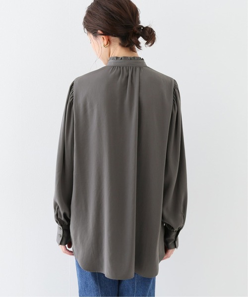 SLOBE IENA(スローブイエナ)の「サテンフリルカラーブラウス【手洗い可能】◆(シャツ/ブラウス・レディース・ホワイト/チャコールグレー・FREE)」の12枚目の写真