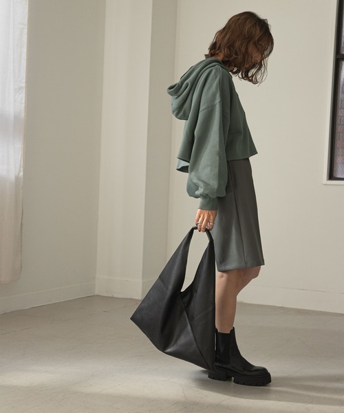 rectangle(レクタングル)の「ロゴ刺繍ショート丈パーカー(パーカー・レディース・アイボリー/グリーン・FREE)」の4枚目の写真