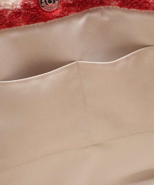 atmos pink（アトモスピンク）の「atmos pink RIEHATA × atmospink ビッグ ボアバッグ【SP】（トートバッグ・レディース・レッド/ブラック・FREE）」の11枚目の写真