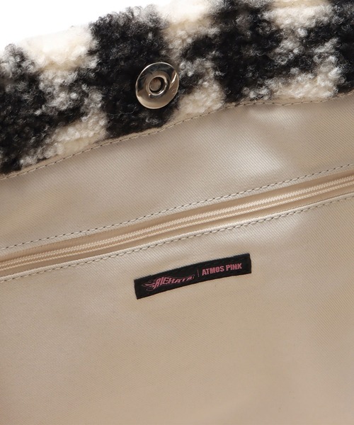 atmos pink（アトモスピンク）の「atmos pink RIEHATA × atmospink ビッグ ボアバッグ【SP】（トートバッグ・レディース・レッド/ブラック・FREE）」の20枚目の写真