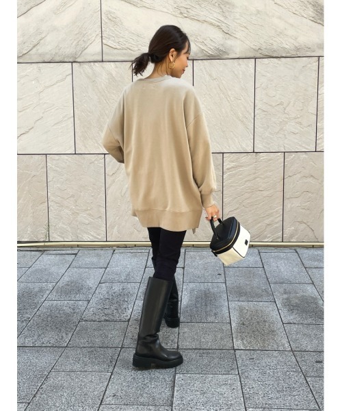 ulu（ウル）の「Side slit oversized pullover（スウェット・レディース・ライトオリーブ・FREE）」の9枚目の写真