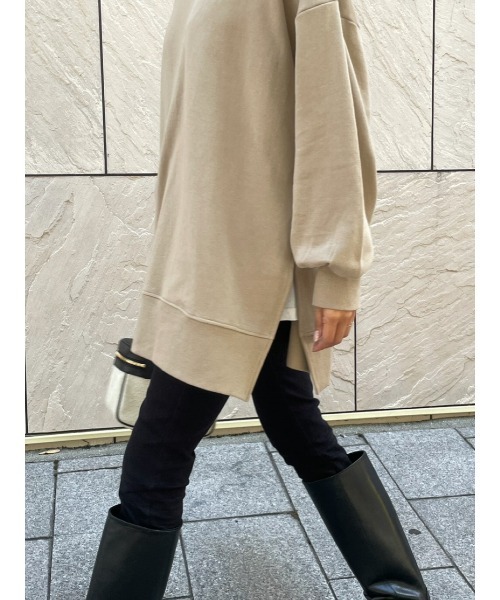ulu（ウル）の「Side slit oversized pullover（スウェット・レディース・ライトオリーブ・FREE）」の6枚目の写真